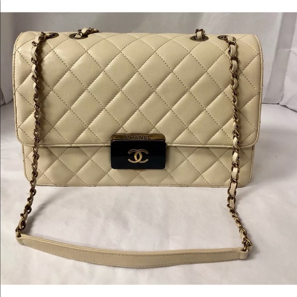 Chanel Beautiful Tan Lock Flap Quilted Sheepskin - Picture 5 of 8